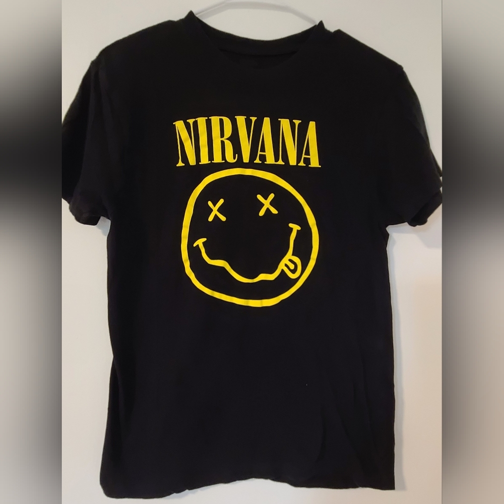 Nirvana Black tee | t-shirt size small